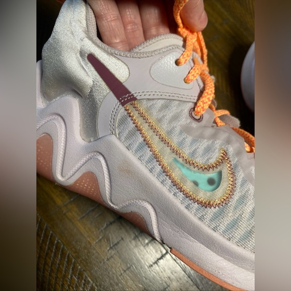 Size 4.5 (GS) - Nike Giannis Immortality Low Force Field - DM7609-500 - Picture 14 of 16